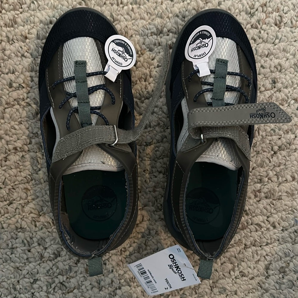 NWT boys sandals